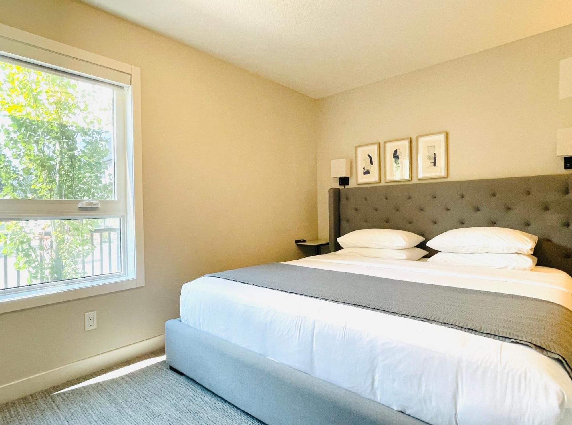 Joe'S Contemporary 2 King Bedrooms Vacation Home In Canmore Bagian luar foto