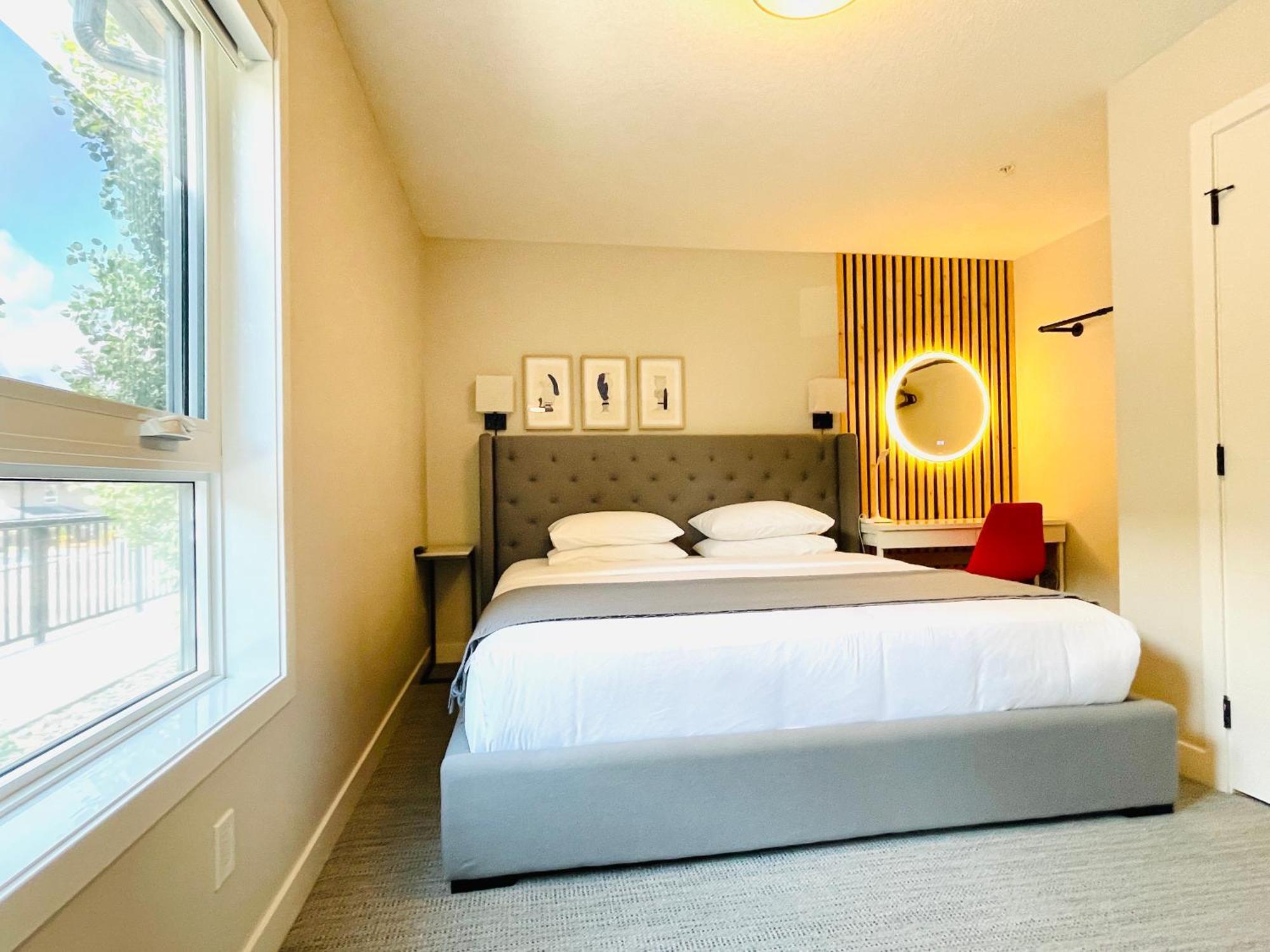 Joe'S Contemporary 2 King Bedrooms Vacation Home In Canmore Bagian luar foto